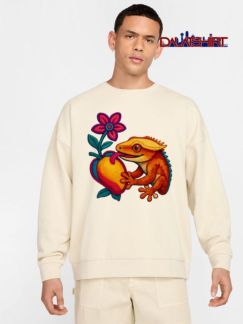 Crested Gecko cute vintage sweater