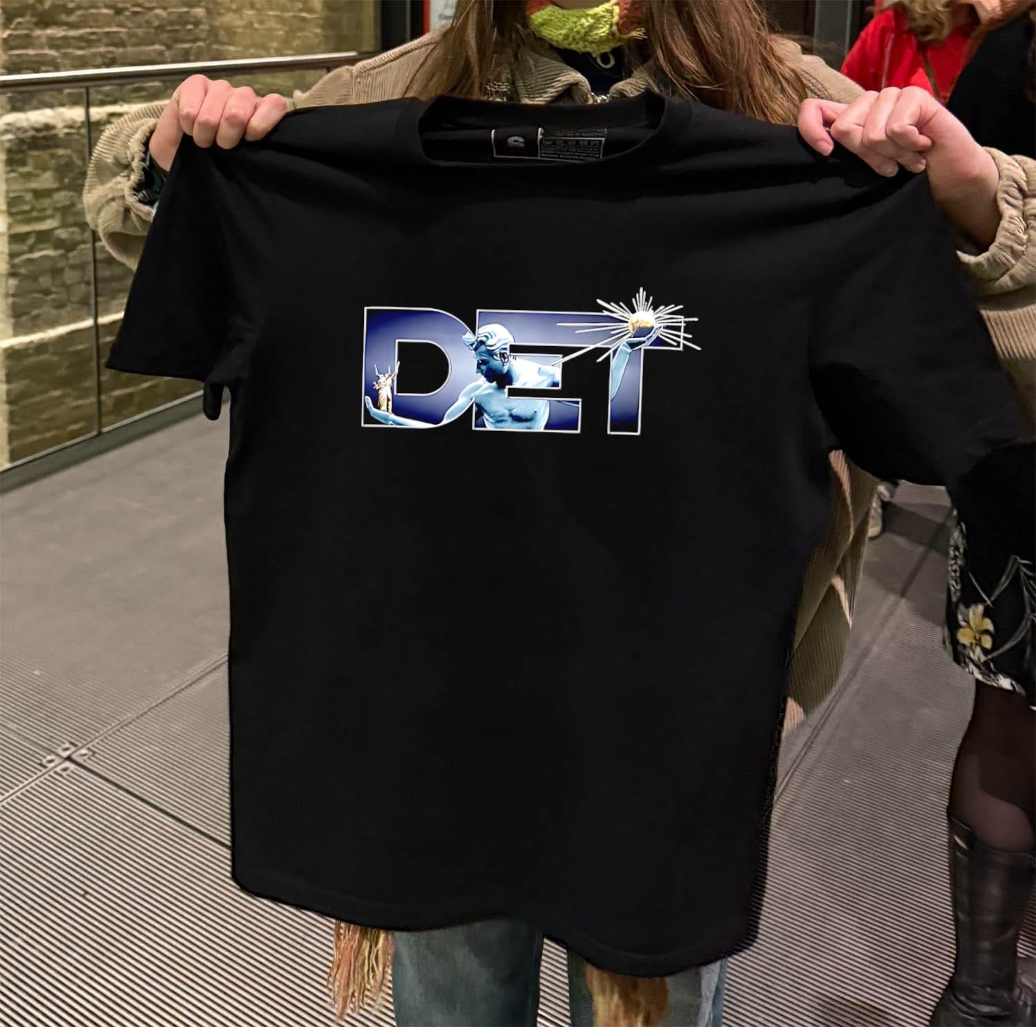Detroit Spirit x DET black-t-shirt