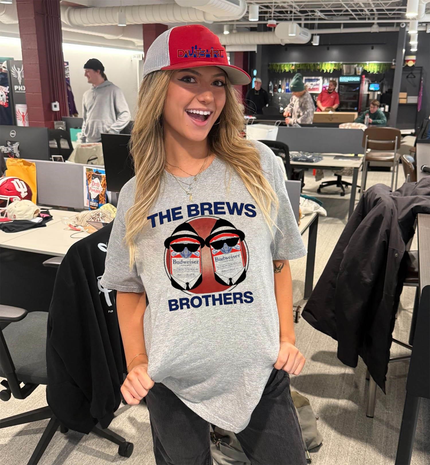 The Brews Brothers Budweiser Beer Cans Sunglasses V-Neck-T-Shirt